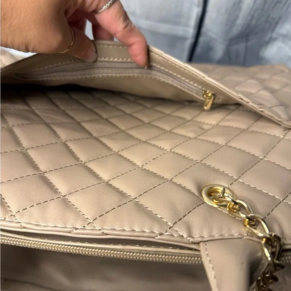 Tan Quilted Tote Bag with Diamond Pattern and Tassels - Picture 6 of 8